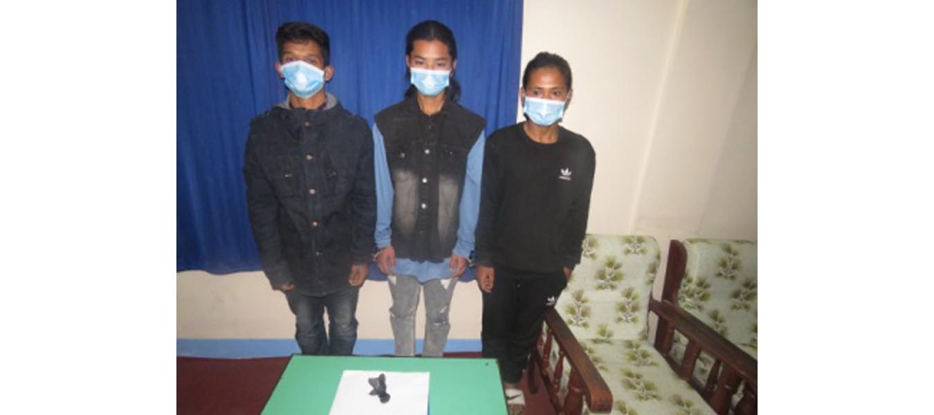 झापामा ब्राउन सुगर सहित ३ जना पक्राउ